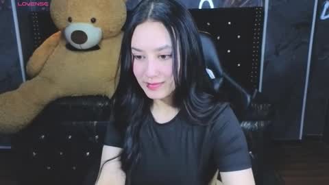 Snapshot of aleja05_b chatting on November 2025 09:48:02 PM aleja online show from November 2025 09:48:02 PM