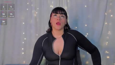 Snapshot of aleja_rossi chatting on November 2025 03:17:02 AM Aleja online show from November 2025 03:17:02 AM