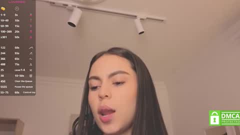 Alejandra online show from September 2025 11:47:01 AM