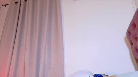 alejandra_dunn1 online show from April 2026 07:25:02 PM