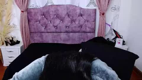 Snapshot of alejandracastr chatting on October 2025 11:09:01 AM ALEJANDRA online show from October 2025 11:09:01 AM