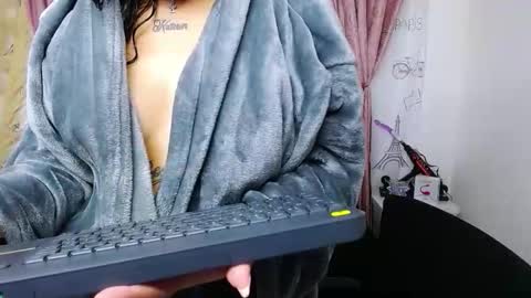 Snapshot of alejandracastr chatting on October 2025 11:14:02 AM ALEJANDRA online show from October 2025 11:14:02 AM