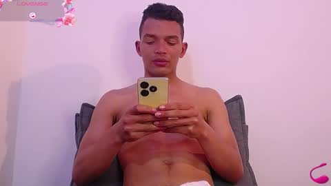 Snapshot of alejandro1993399605 chatting on December 2024 12:01:02 AM Alejandro online show from December 2024 12:01:02 AM