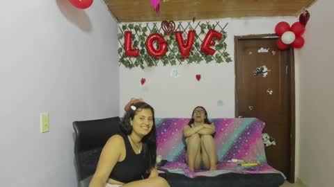 Snapshot of alejita_smithh chatting on February 2025 07:00:01 AM zoe and Kataleya online show from February 2025 07:00:01 AM