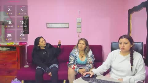 Snapshot of alejita_smithh chatting on November 2025 02:01:01 AM zoe and Kataleya online show from November 2025 02:01:01 AM