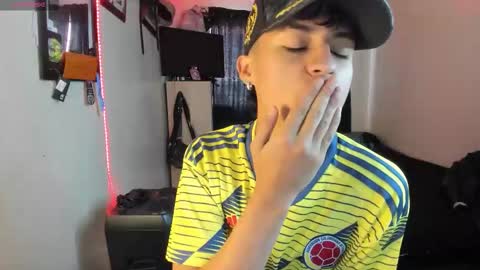 Snapshot of alejoo_storms chatting on September 2025 02:44:01 PM alejo online show from September 2025 02:44:01 PM