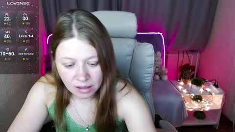 Snapshot of alekasamui chatting on December 2024 03:38:02 AM Aleksa online show from December 2024 03:38:02 AM