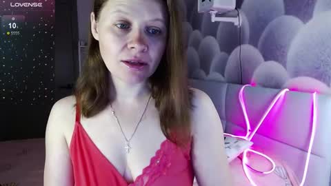 Snapshot of alekasamui chatting on September 2025 09:26:01 PM Aleksa online show from September 2025 09:26:01 PM