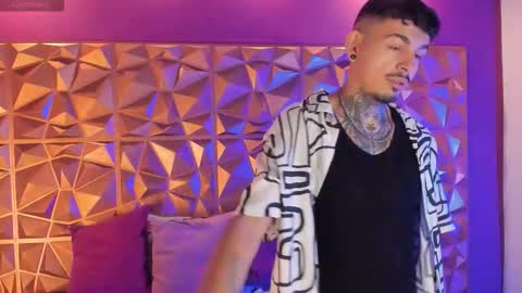 aleking13 online show from October 2025 12:01:02 PM