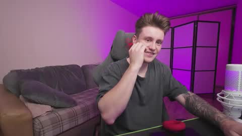 Alex and Linar online show from November 2025 10:09:02 PM