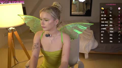 Lexi online show from October 2025 04:13:02 AM