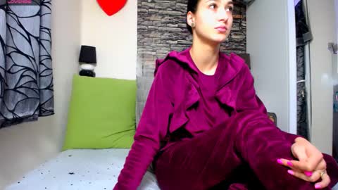 Snapshot of alesiasensual chatting on March 2025 08:15:01 AM AlesiaSensual online show from March 2025 08:15:01 AM