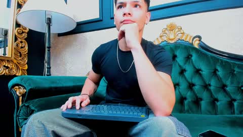 Alessandro King online show from January 2025 11:39:02 AM