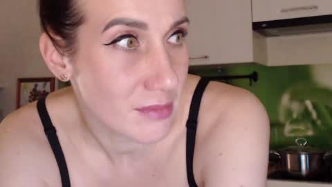 Sandra online show from February 2025 04:25:02 PM