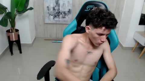 Snapshot of alessandrith104266 chatting on December 2024 02:33:02 AM alessandrith104266 online show from December 2024 02:33:02 AM