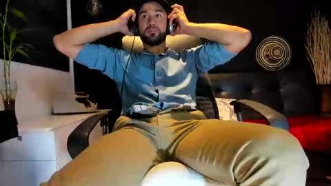 ALESSANDRO  WYE online show from October 2025 06:45:01 AM