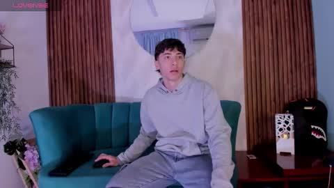 Snapshot of alessandro_dybala chatting on November 2025 12:25:01 PM Alessandro Dybala online show from November 2025 12:25:01 PM