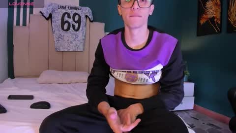 Snapshot of alessandro_dybala chatting on November 2025 12:26:01 PM Alessandro Dybala online show from November 2025 12:26:01 PM