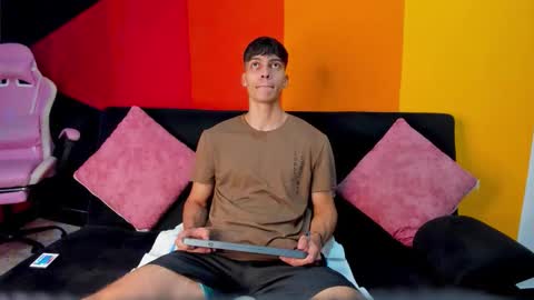 Alessio online show from December 2025 12:03:02 PM