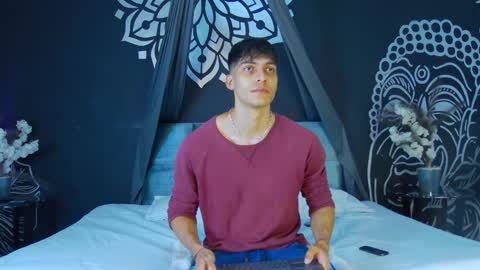 Alessio online show from December 2025 12:03:02 PM