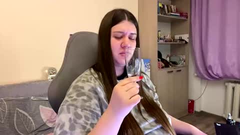 Aletta Oushen online show from January 2025 06:25:01 PM