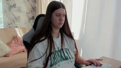 Aletta Oushen online show from October 2025 10:14:01 AM