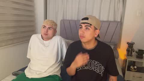 alex0113_ online show from November 2025 05:06:02 AM