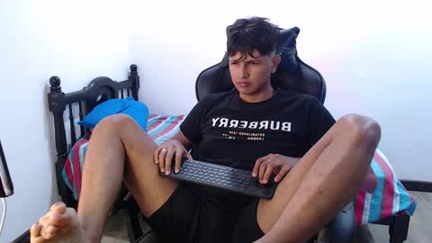 alex online show from November 2025 07:13:01 PM