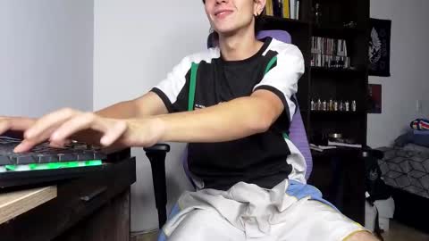 alex_connorr online show from November 2025 10:52:01 PM