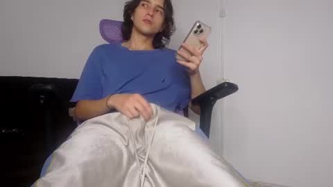 Snapshot of alex_connorr chatting on July 2026 01:44:01 AM alex_connorr online show from July 2026 01:44:01 AM