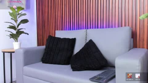 alex online show from April 2026 12:13:01 PM