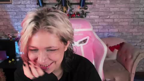 alex_howell online show from February 2025 06:06:02 AM