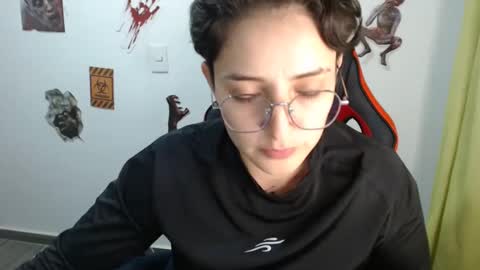 Snapshot of alex_parker07 chatting on December 2024 01:32:02 AM Alex Parker online show from December 2024 01:32:02 AM