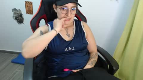 Snapshot of alex_parker07 chatting on December 2024 10:42:01 PM Alex Parker online show from December 2024 10:42:01 PM