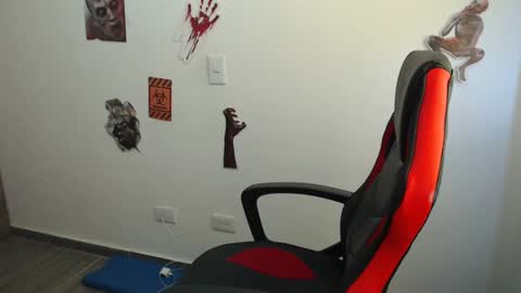 Snapshot of alex_parker07 chatting on December 2024 05:36:02 PM Alex Parker online show from December 2024 05:36:02 PM