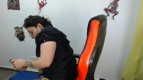 Snapshot of alex_parker07 chatting on December 2024 10:37:01 PM Alex Parker online show from December 2024 10:37:01 PM