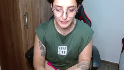 Snapshot of alex_parker07 chatting on January 2025 04:05:01 AM Alex Parker online show from January 2025 04:05:01 AM