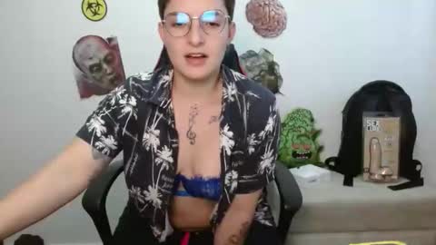 Snapshot of alex_parker07 chatting on November 2025 10:10:02 PM Alex Parker online show from November 2025 10:10:02 PM