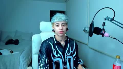 Snapshot of alex_poett chatting on February 2026 06:50:01 AM Residente0xxx online show from February 2026 06:50:01 AM