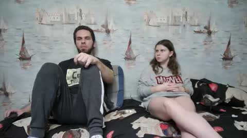 Alex and Sarah online show from November 2025 06:50:02 PM