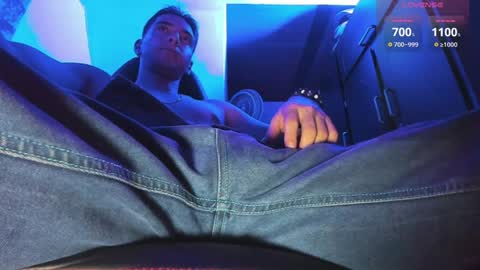 Snapshot of alex_smith0 chatting on December 2024 03:25:01 AM     online show from December 2024 03:25:01 AM