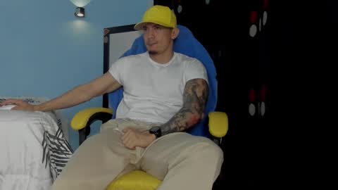 alex_sthorm online show from November 2025 04:00:01 AM