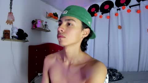 Alex online show from October 2025 09:05:02 PM