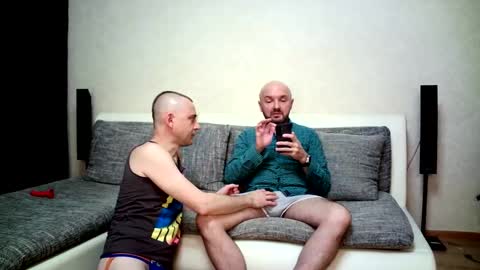 Snapshot of alex_tobey chatting on December 2025 02:20:01 AM Alex and Tobey online show from December 2025 02:20:01 AM