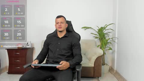 Alex Towers online show from November 2025 06:43:01 PM