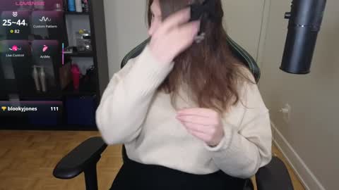 dont be afraid to click social media link its  working  just click on that  online show from November 2025 12:22:01 AM