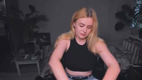 Snapshot of alexa_pirs chatting on September 2025 03:23:02 PM alexa_pirs online show from September 2025 03:23:02 PM