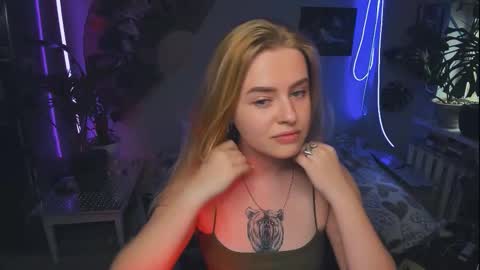 Snapshot of alexa_pirs chatting on September 2025 11:03:01 AM alexa_pirs online show from September 2025 11:03:01 AM