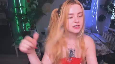 Snapshot of alexa_pirs chatting on October 2025 12:27:01 PM alexa_pirs online show from October 2025 12:27:01 PM