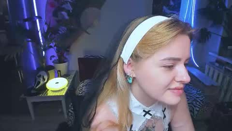 Snapshot of alexa_pirs chatting on October 2025 03:25:01 PM alexa_pirs online show from October 2025 03:25:01 PM